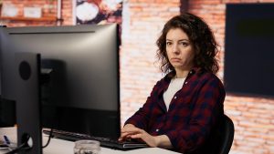 Certidão de antecedentes criminais: quando pode ser exigida e como emitir online